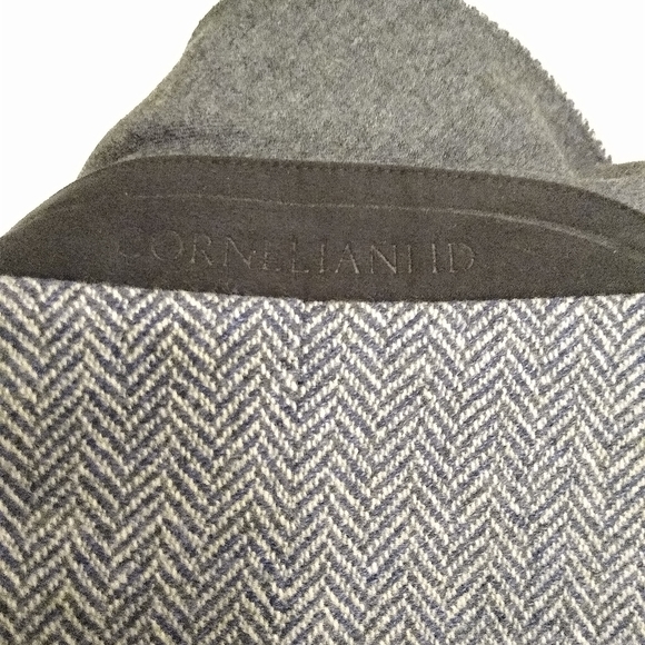 Corneliani Herringbone Blazer. 42r USA 52cm euro - Picture 7 of 9